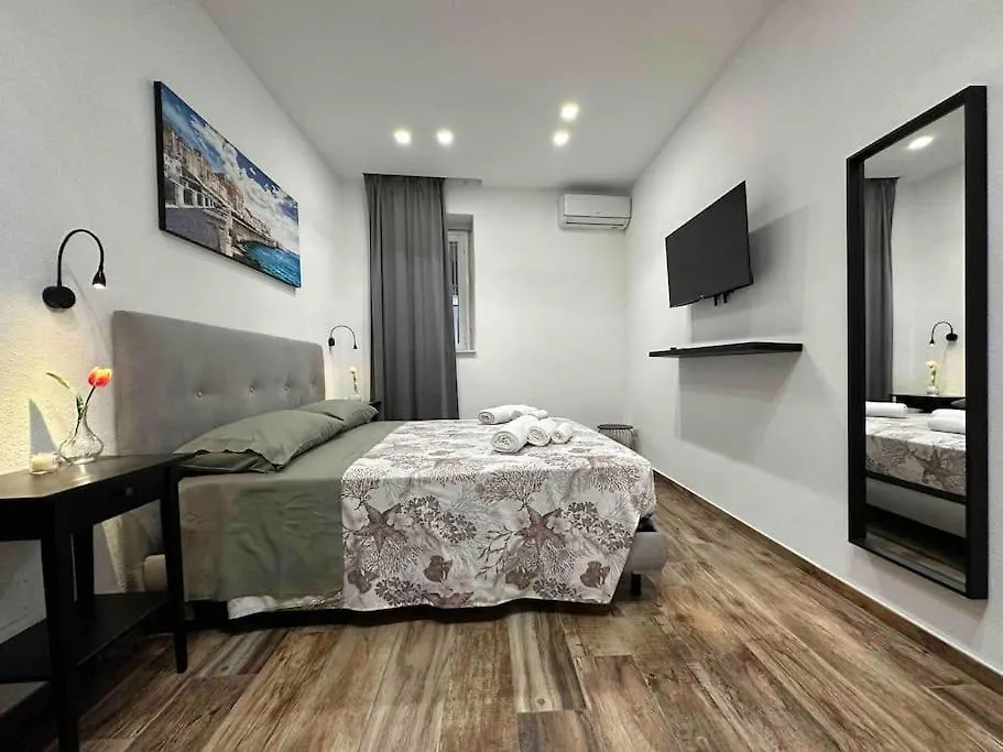 Love Nest Apartment Syracuse Italy