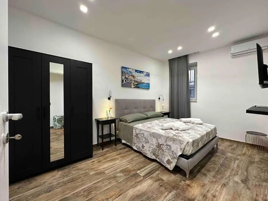 Love Nest Apartment Syracuse 0*,  Italy